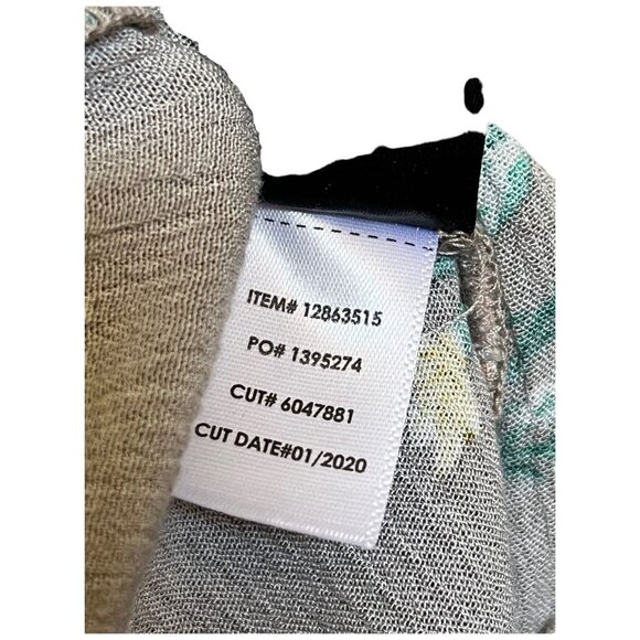 Torrid Floral High-Low Top Dress Size 1 100% Rayon Gray Red & Yellow Flowers - Picture 4 of 15